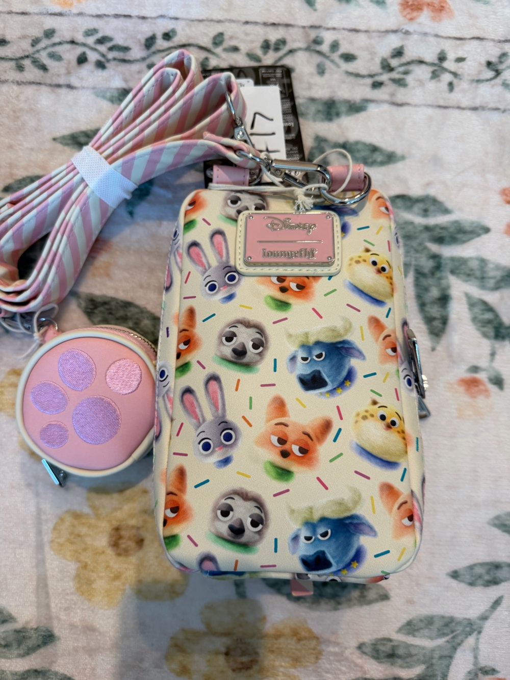 Loungefly Disney Zootopia 2 Cotton Candy Judy Hopps Cell Phone Crossbody Bag - Picture 3 of 3